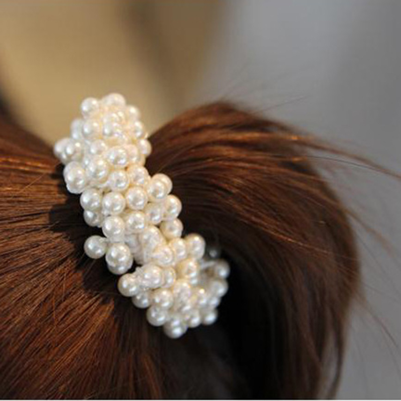 Elegant Pearls Hairband for Women