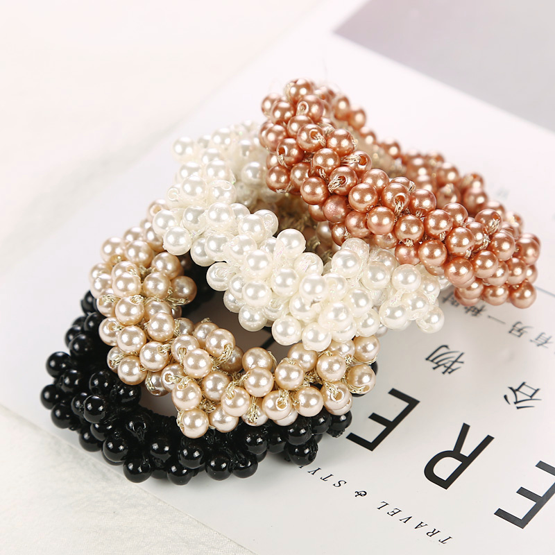 Elegant Pearls Hairband for Women