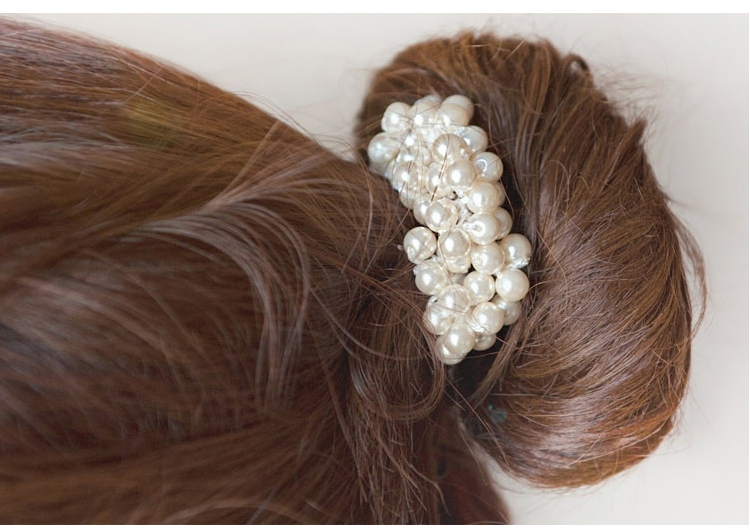 Elegant Pearls Hairband for Women