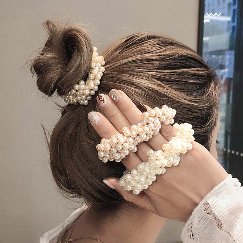 Elegant Pearls Hairband for Women