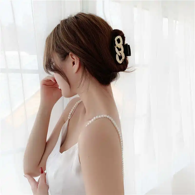 Metal Chain Hollow Out Hair Claw for Women