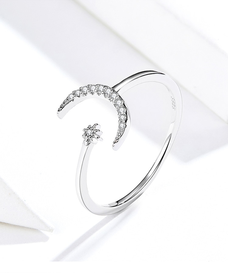 Women's Elegant Thin Silver Ring with Zirconia