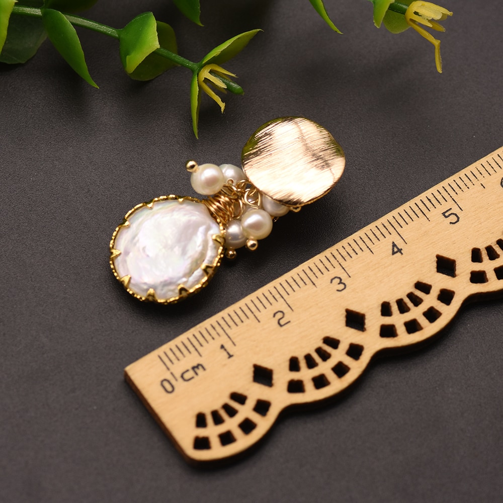 Women's Chic Baroque Cultured Pearl Drop Earrings