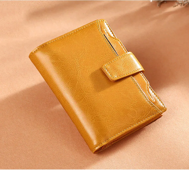 Women's Oil Wax Leather Wallet