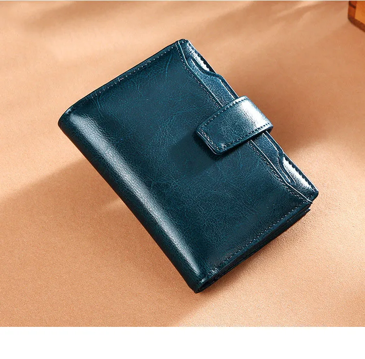 Women's Oil Wax Leather Wallet