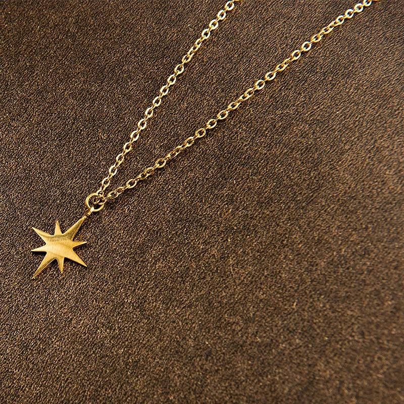 Star Shaped Women's Necklace in Gold