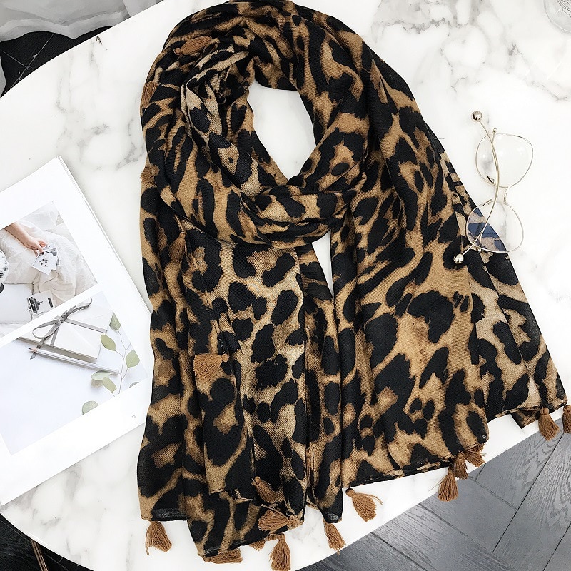 Women's Scarf in Leopard Print