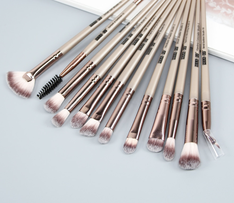 Long Makeup Brushes Set