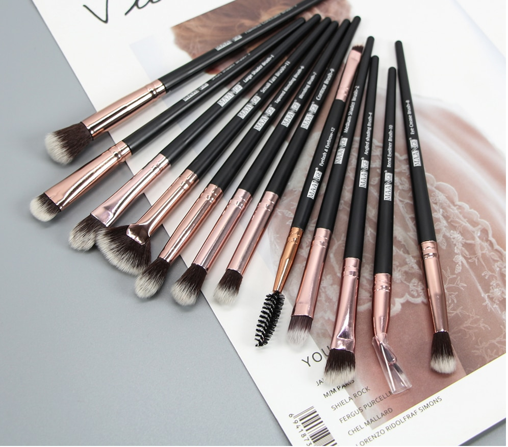 Long Makeup Brushes Set